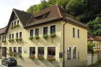 Thüringer Hof فنادق في Seenplatte