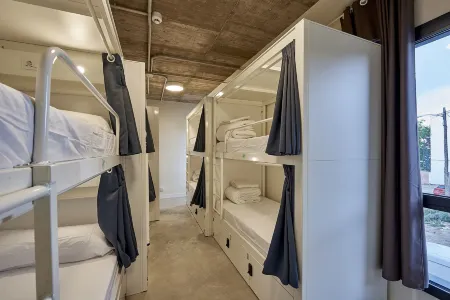 Hostelfly
