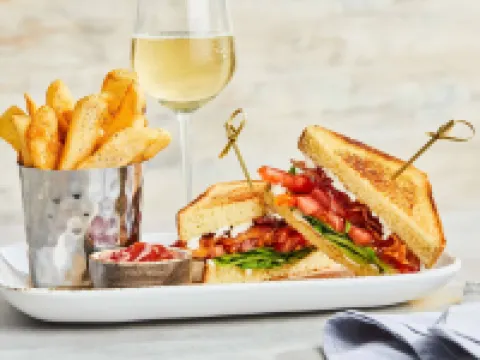 滑鐵盧雪松瀑布萬豪萬怡酒店 滑鐵盧酒店