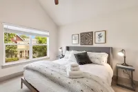 Hip Old Town North Gem! Near Breweries and River!