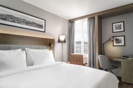 Radisson Blu Hotel, Bodo Отели рядом с достопримечательностью «Bodo Domkirke»