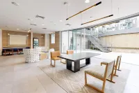 Modern Studio Retreat by the Ocean • Pool • Gym • Hot Tub • BBQ
