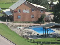 Black Hills Cabins and Motel at Quail's Crossing - 2-Star