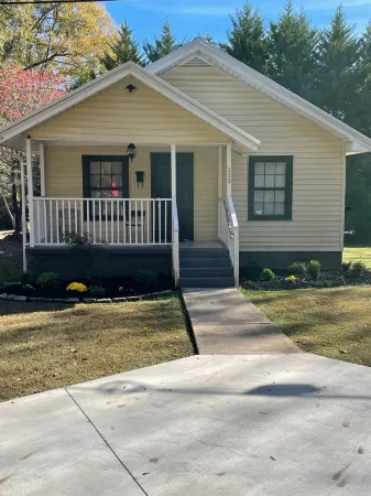 Frank Howard 111 Farmhouse