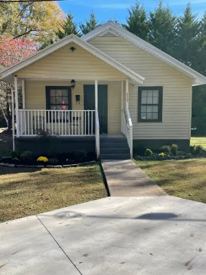 Frank Howard 111 Farmhouse