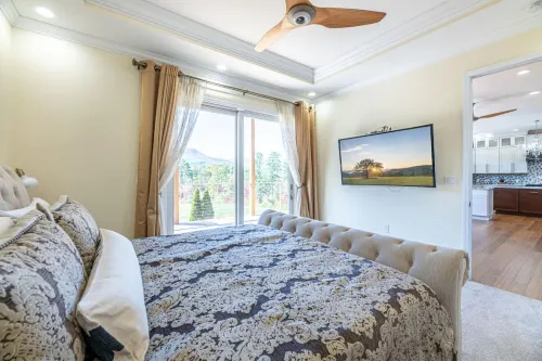 Sleeps12 Pet Friendly 2 Hottubs Views Full Kitchen Hôtels à : Cosby