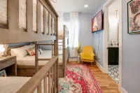Luxury Retreat: Rooftop Hot Tub Double Deck & Game Room - ジャグジー