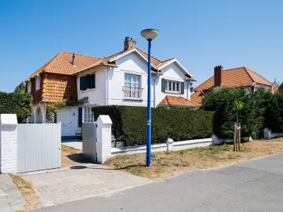 Villa in Koksijde Near Zeedijk