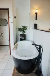 Secluded Oceanfront - Upstairs - Pemandian Air Panas