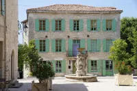 MAISON D'HOTES LA GOURGUILLE Hôtels à : Barjac