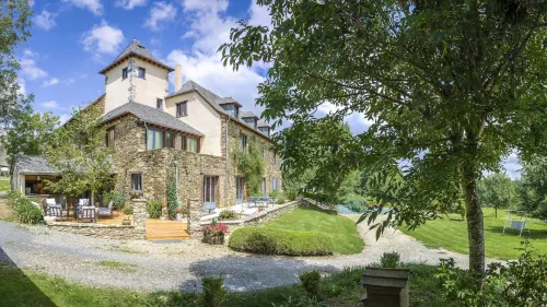 L'Ecrin du Ségala B&B Hotels in Tauriac-de-Naucelle