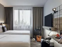 Moxy Hamburg City Hotels near Billstedt