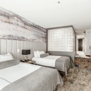Atheneum Suite Hotel Отели рядом с достопримечательностью «Стадион «Форд Филд»»
