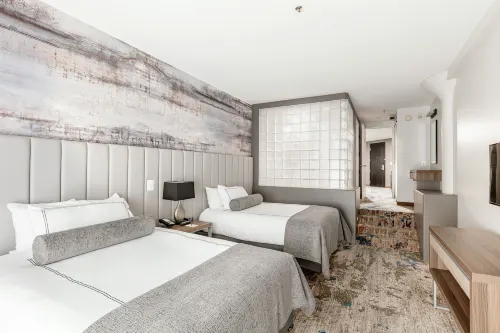 Atheneum Suite Hotel