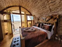 Amanya 1 -Bed King Lion Tent Hotels in Entonet