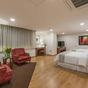 Suite Perisur Hotels near Museum of El Carmen