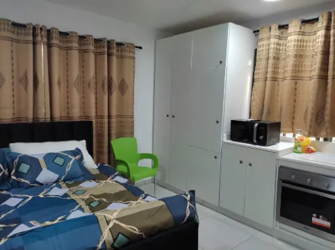 Sleeps 2 - Pet Friendly with Garden & Parking