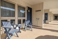 504 Sunsuite