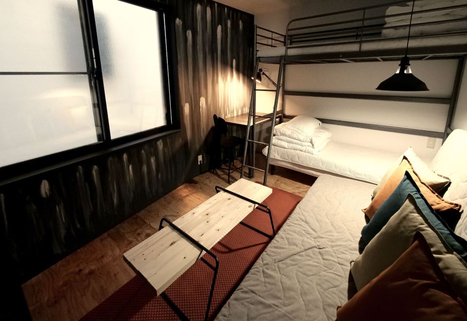 4. 벤치 - 호스텔..