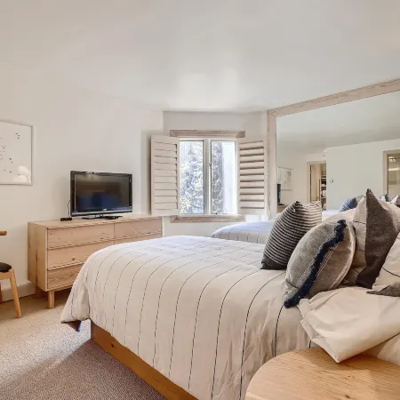 Westwind 307 2Bd 2BA Platinum Condo in Lionshead Village