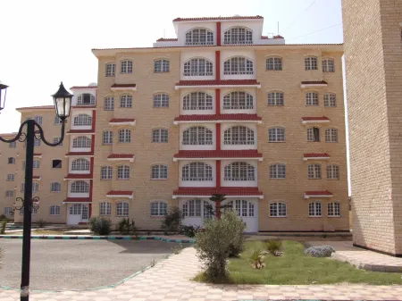 El Obayed Apartments Armed Forces Отели рядом с достопримечательностью «Cleopatra Beach»