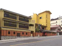 Koduchi No Yado Tsurukamedaikichi Hotels near Shinkyo Bridge