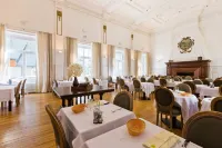 Hôtel du Parc Hotels in La Bourboule