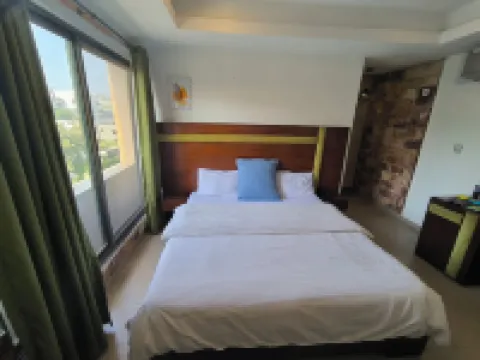Intellectual Inn, Bahria Town