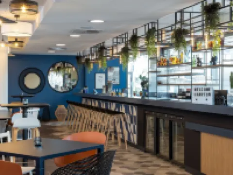 ハンプトン バイ ヒルトン トゥール サントル トゥールのホテル