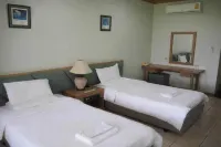 Sawang Resort Golf Club and Hotel Hotels near Khao Yoi