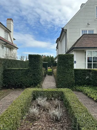 Superb Villa in the Heart of Knokke Zoute Close to the Beach and Shopping Area Отели в г. Кнокке-Хейст