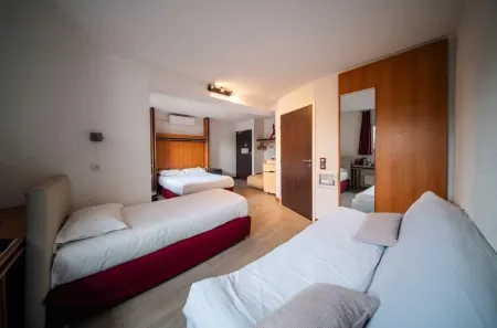 Brit Hotel la Bonne Etape Отели в г. Арньер-Сюр-Итон