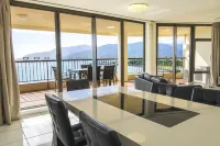 Cairns Aquarius - Condos
