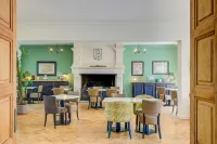 Logis Hotel le Blason de Provence - breakfast