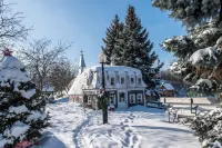 Holiday Inn LAVAL - MONTREAL by IHG - Pools
