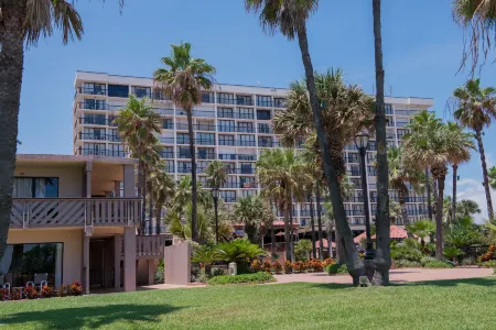 Isla Grand Beach Resort