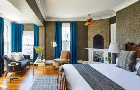 The Cliffside Inn Отели рядом с достопримечательностью «Клифф Уолк»