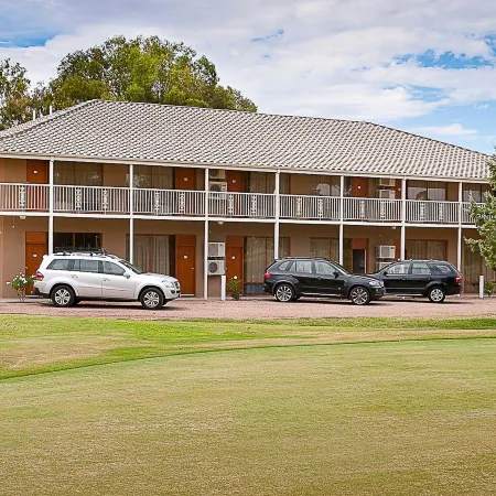 Standpipe Golf Motor Inn