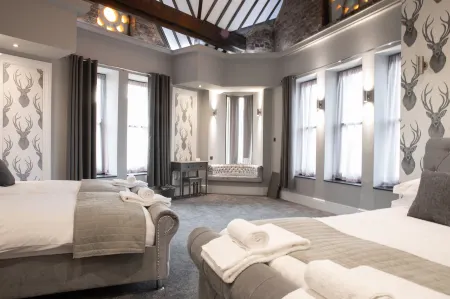 The Glebe Hotel Отели рядом с достопримечательностью «Айнтри Рейскорс»