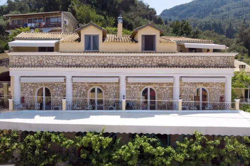 Sebastian's - Agios Gordios Beach