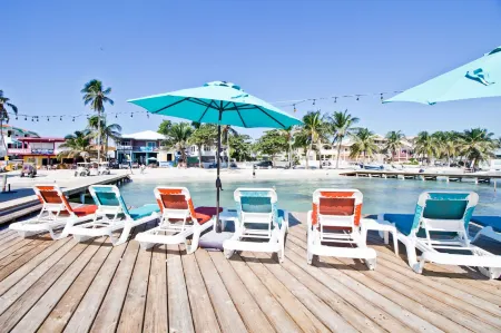 Sandbar Beachfront Hostel & Restaurant