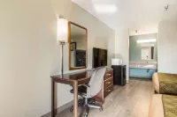 Econo Lodge Inn & Suites I-65 Hotels in Brooks