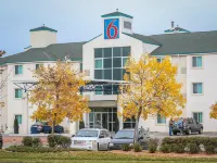 Motel 6 Saskatoon, SK Hotels in Saskatoon