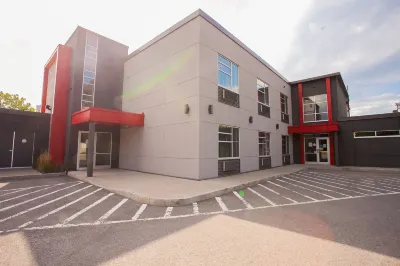 Hôtel Ô Laval Hotels near BD Cosmos