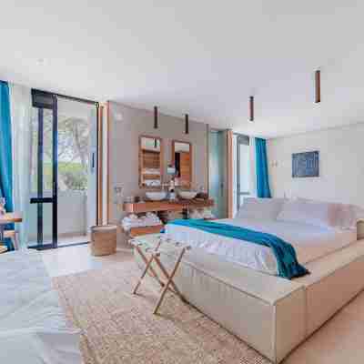 Cumeja Beach Club & Hotel Rooms