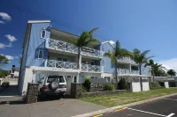 Crow's Nest Apartments Hotels in Hot Water Beach