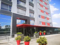 Vértice Roomspace Hotels in Villaverde