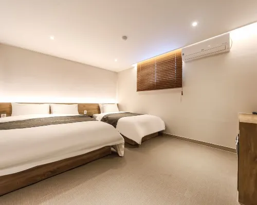 Gaya Mini Hotel Hotels near Cheonmachong