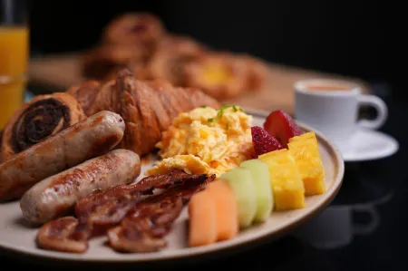 Hotel Belmont Vancouver MGallery Отели рядом с достопримечательностью «Pacific Mineral Museum»