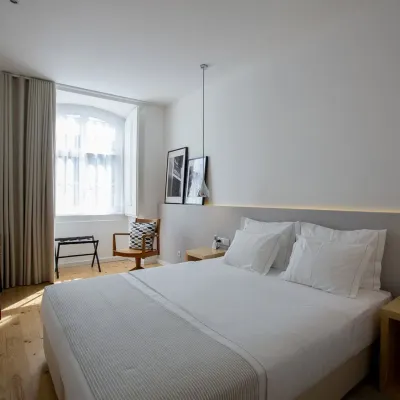 The 8 - Downtown Suites Отели рядом с достопримечательностью «Лиссабонский собор»